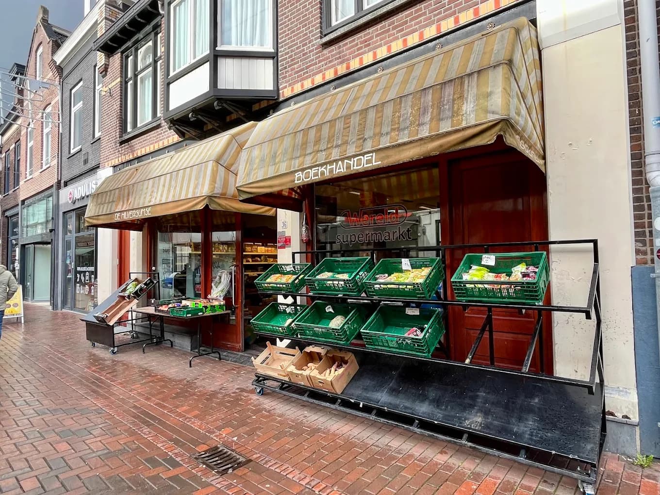 Wins Wereld Winkel Store Front